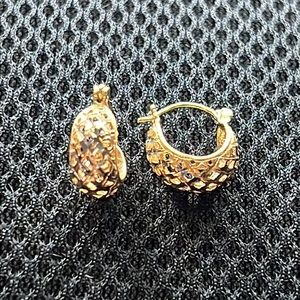 New Genuine 14 Karat Gold Plated on Sterling Silver Hoop Earrings Gift Box